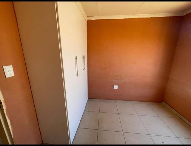 3 BEDROOM HOUSE FOR SALE IN SOSHANGUVE VV
